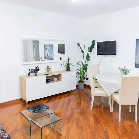 Sweet House Corso Genova Apartment *